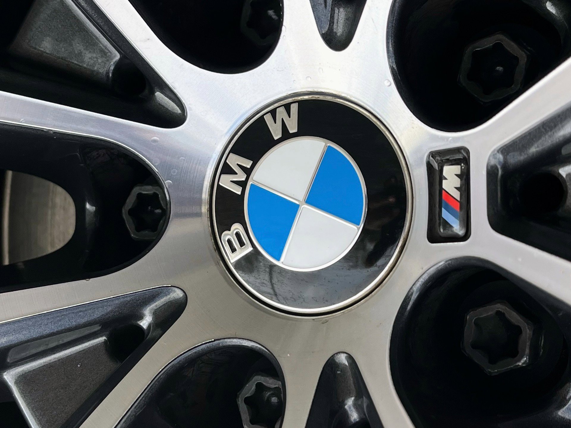 Used 2022 BMW X5 xDrive40i w/ M Sport Package image 33