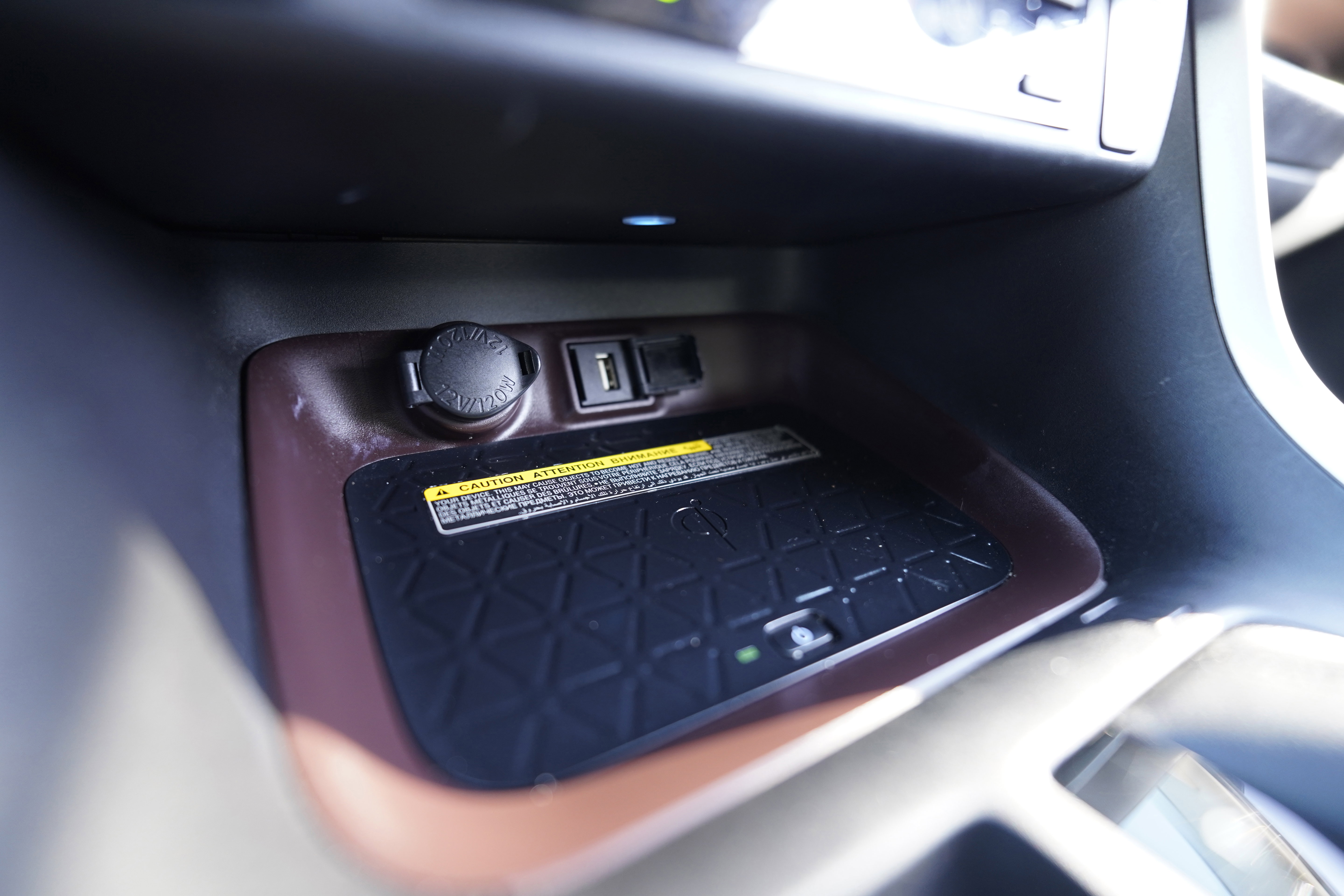 Used 2021 Toyota RAV4 Limited AWD/4WD image 32