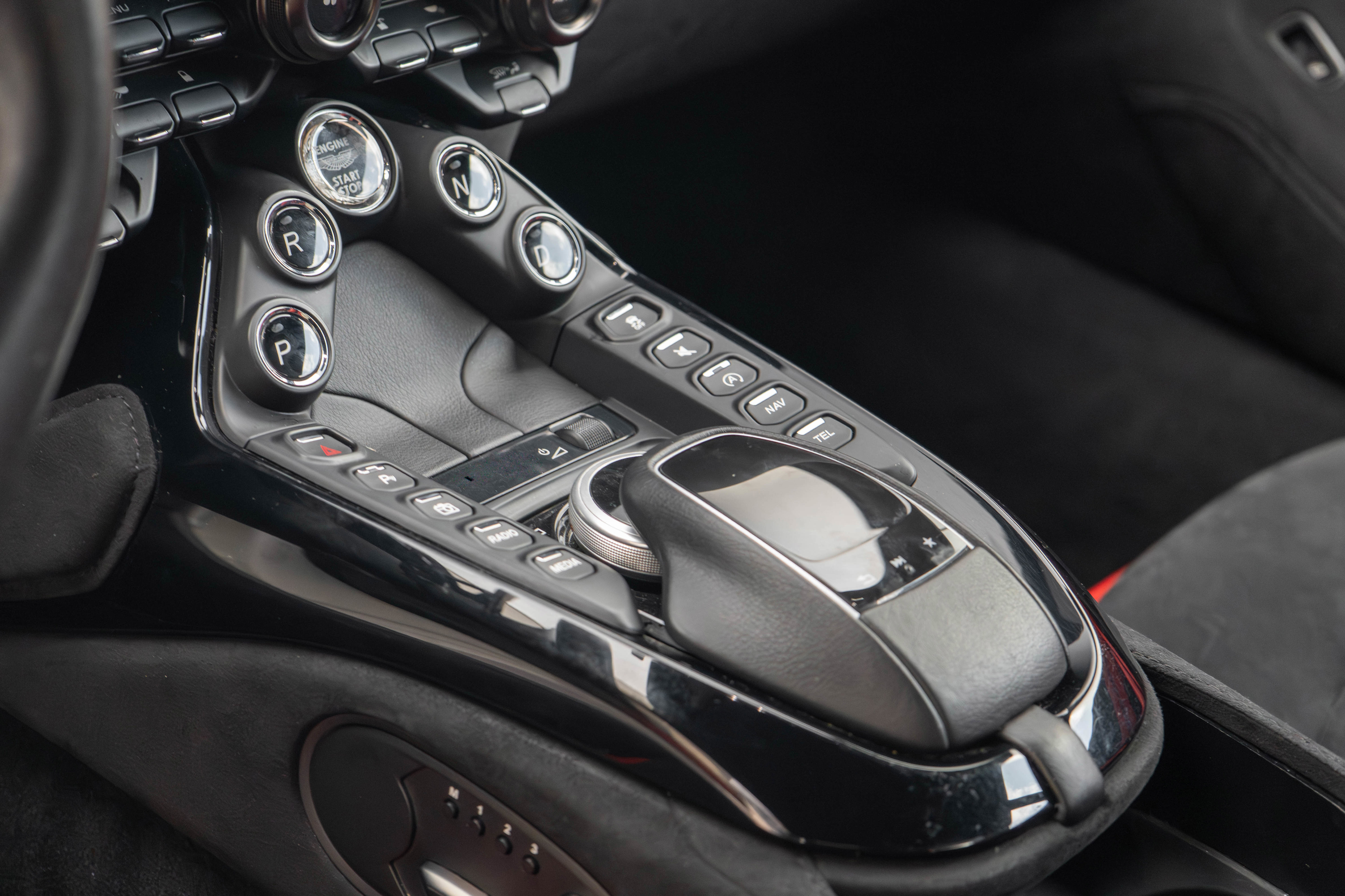 Used 2020 Aston Martin V8 Vantage Coupe RWD image 21