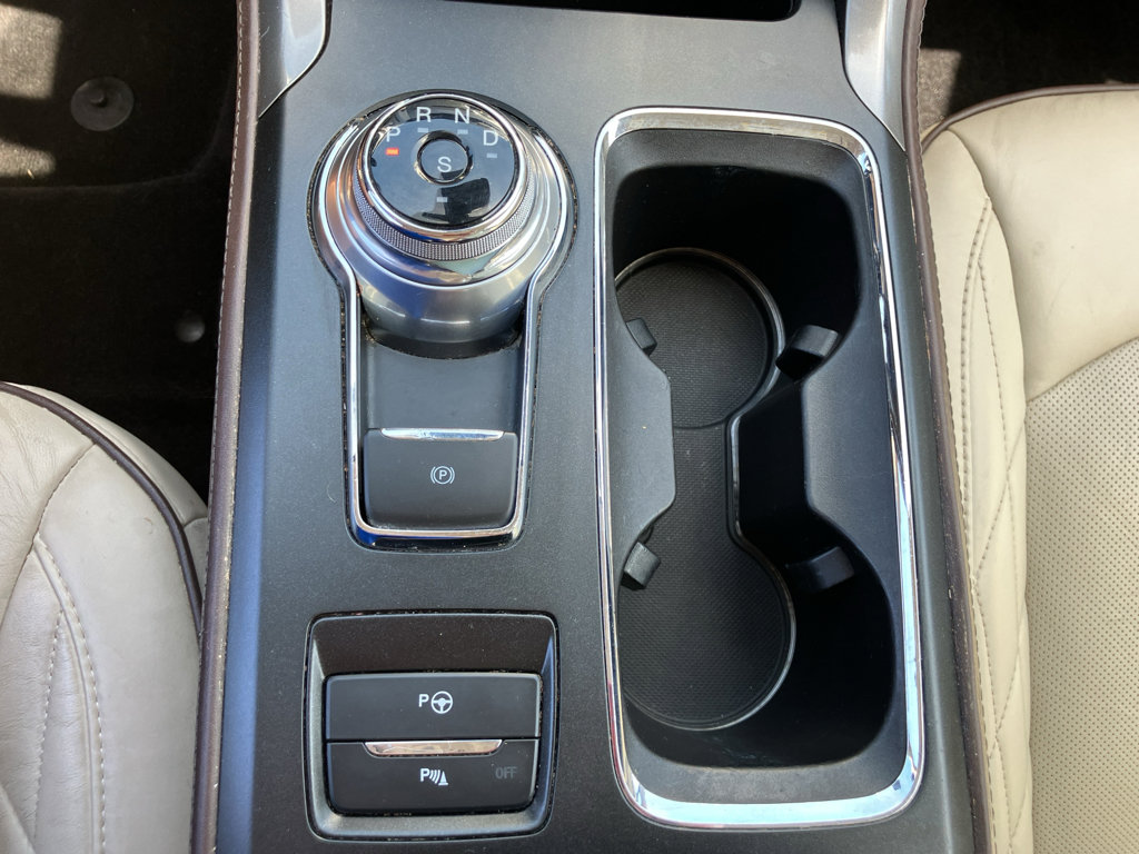 Used 2017 Ford Fusion Platinum FWD image 21