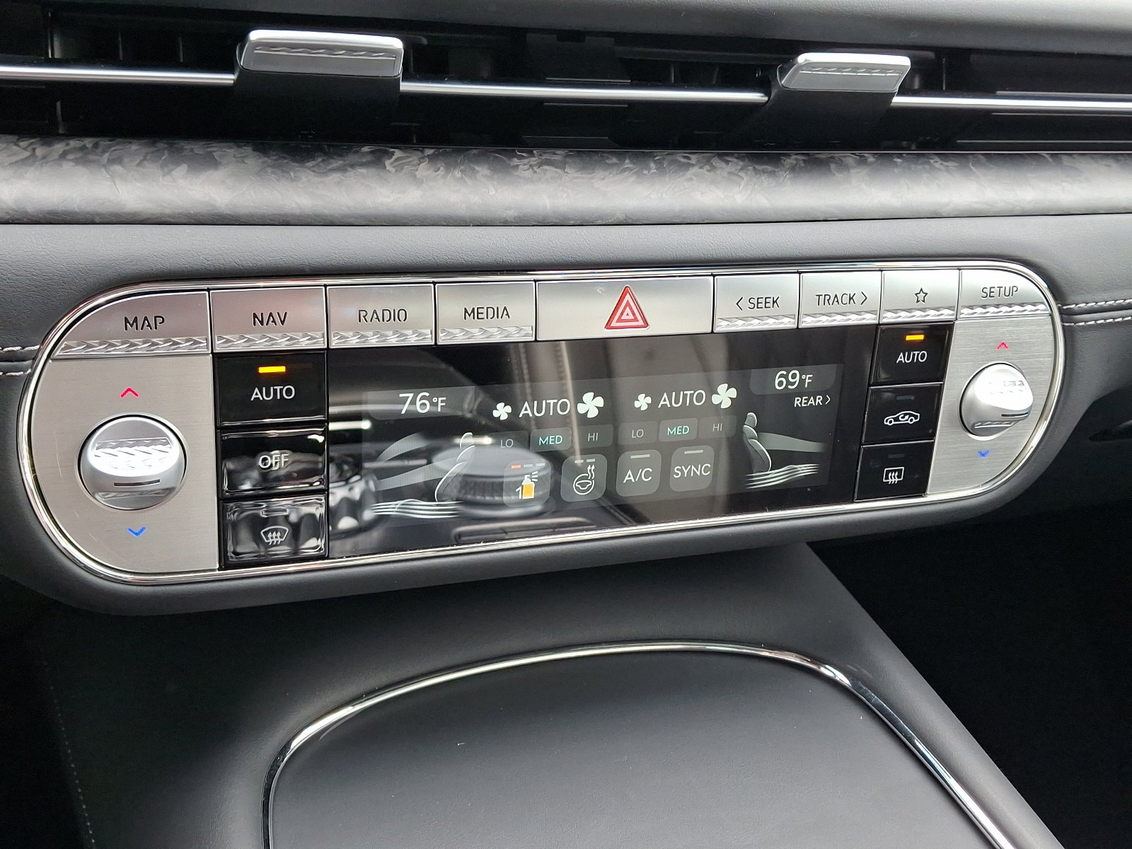 Used 2023 Genesis G90 3.5T image 17