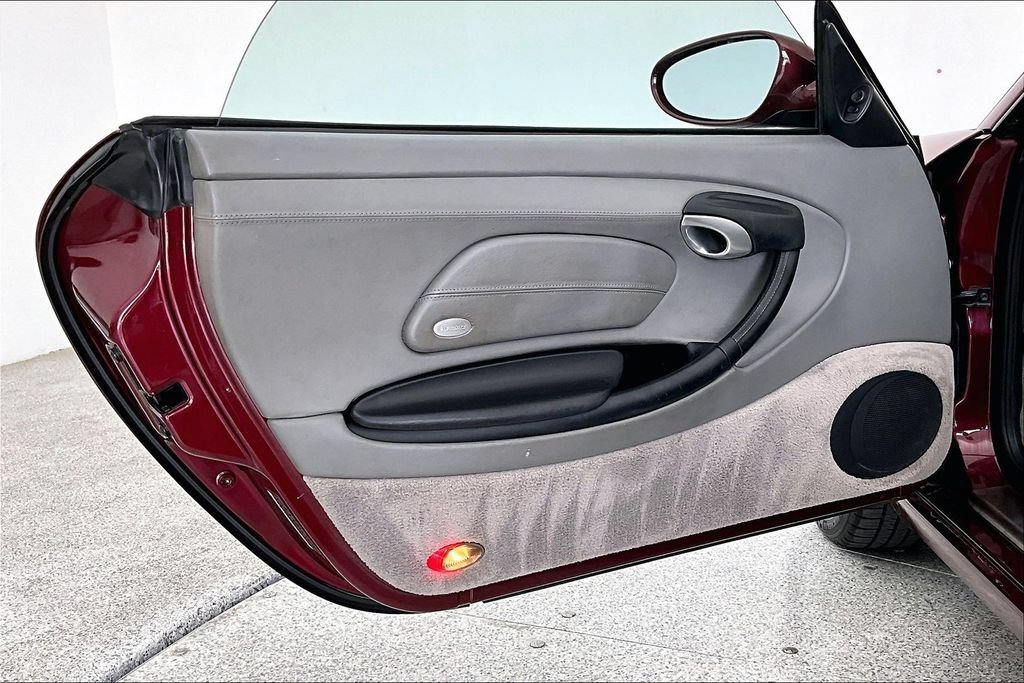 Used 2000 Porsche Boxster RWD image 22