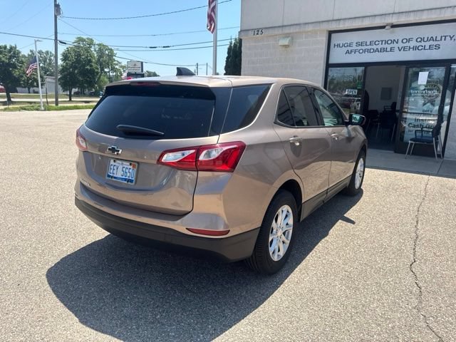 Used 2018 Chevrolet Equinox LT w/ Sun & Infotainment Package AWD/4WD image 11