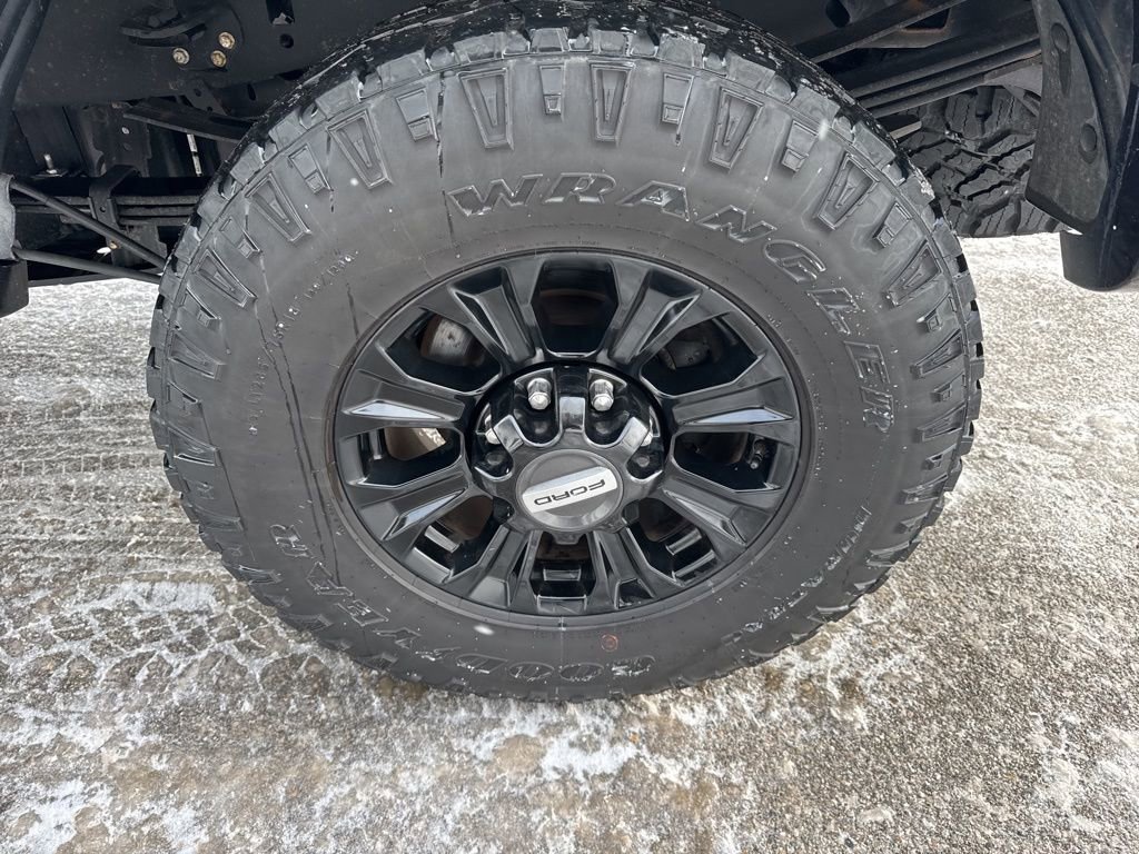 Used 2022 Ford F250 Lariat w/ Tremor Off-Road Package image 9