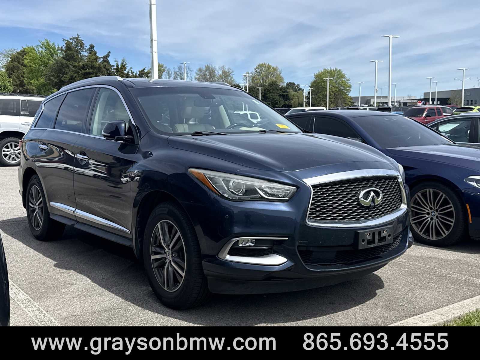 Used 2016 INFINITI QX60 AWD w/ Premium Plus Package image 1