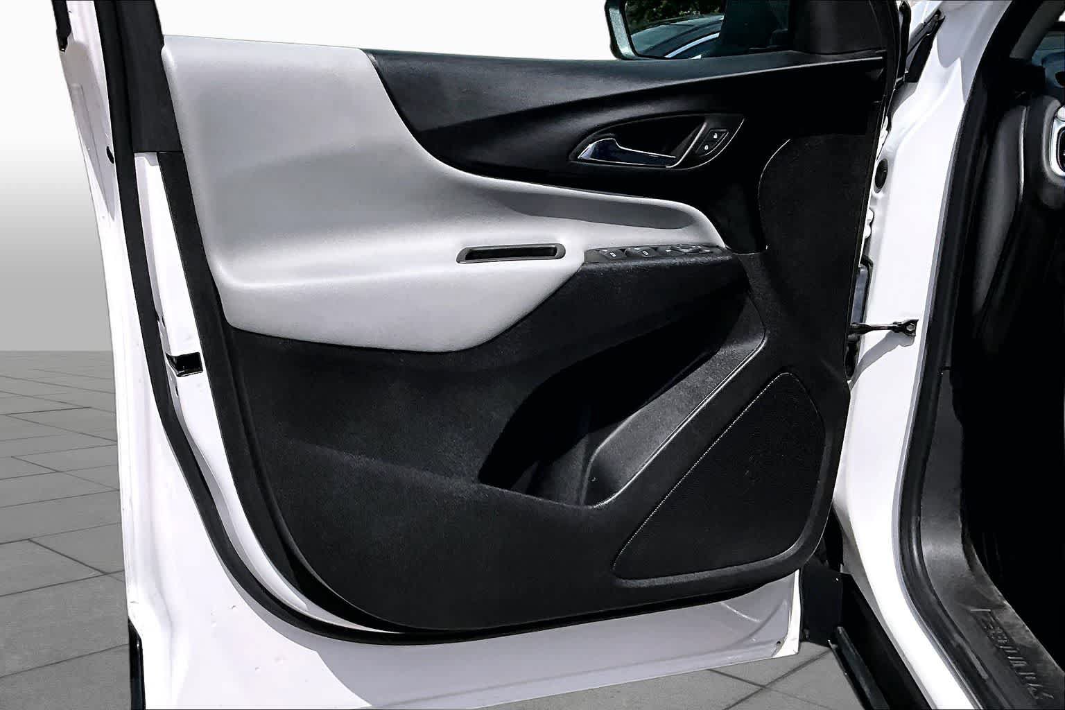 Used 2024 Chevrolet Equinox LS FWD image 26