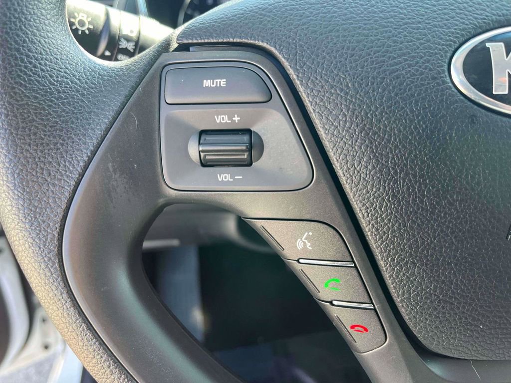Used 2017 Kia Forte LX image 15