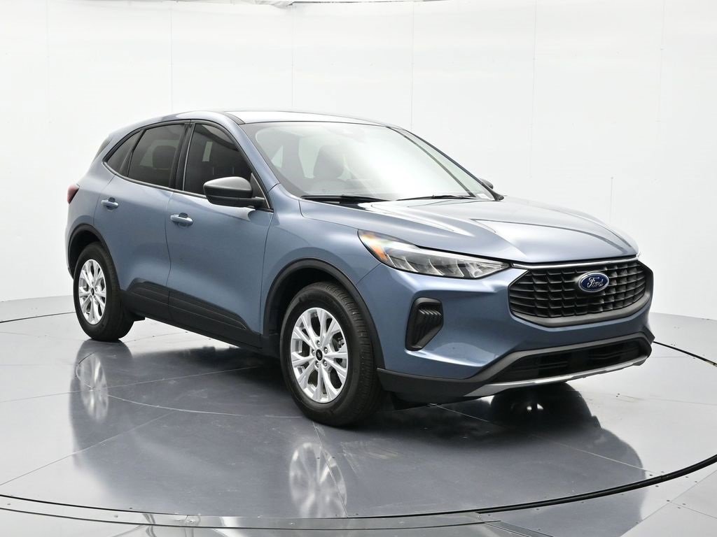 Certified 2025 Ford Escape Active image 3