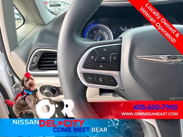 Used 2023 Chrysler Voyager LX FWD image 17