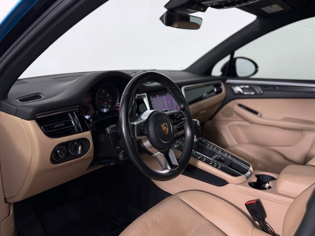 Certified 2019 Porsche Macan AWD/4WD image 4