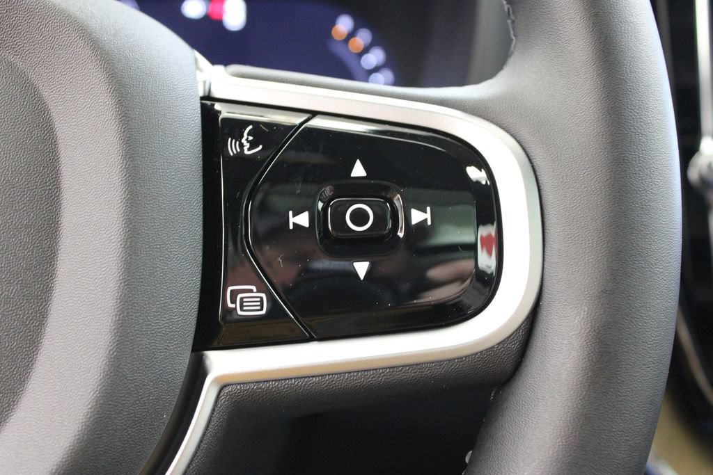 New 2026 Volvo XC60 B5 Plus w/ Protection Package Premier AWD/4WD image 28