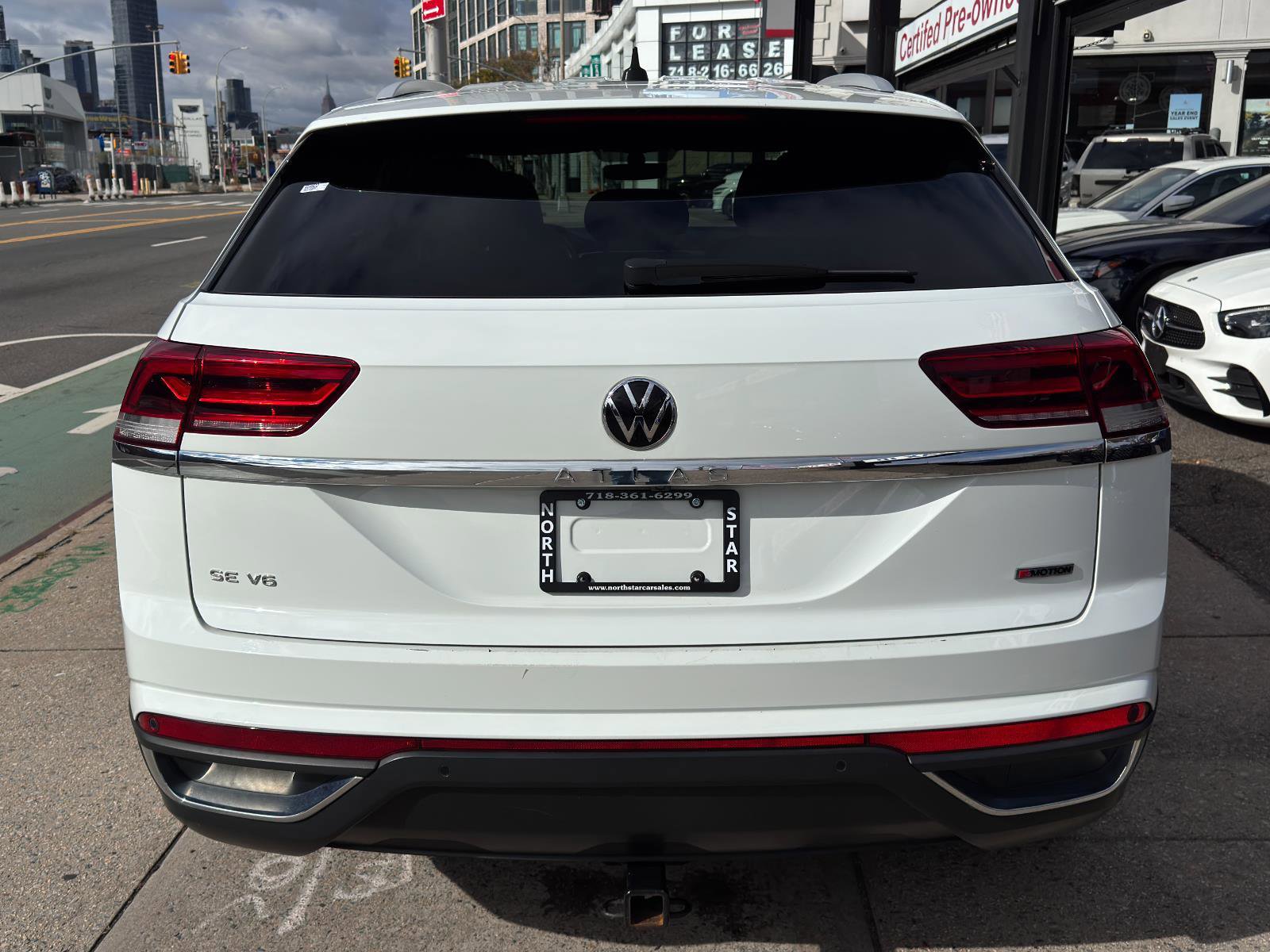 Used 2021 Volkswagen Atlas Cross Sport SE image 5