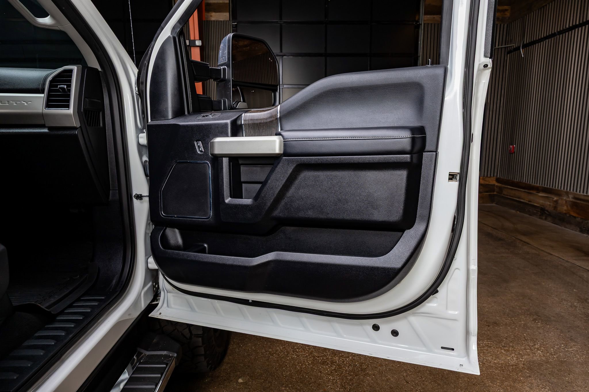 Used 2021 Ford F250 Lariat image 36