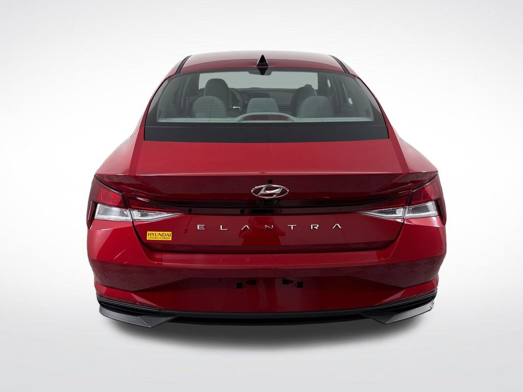 Certified 2021 Hyundai Elantra SEL FWD image 2