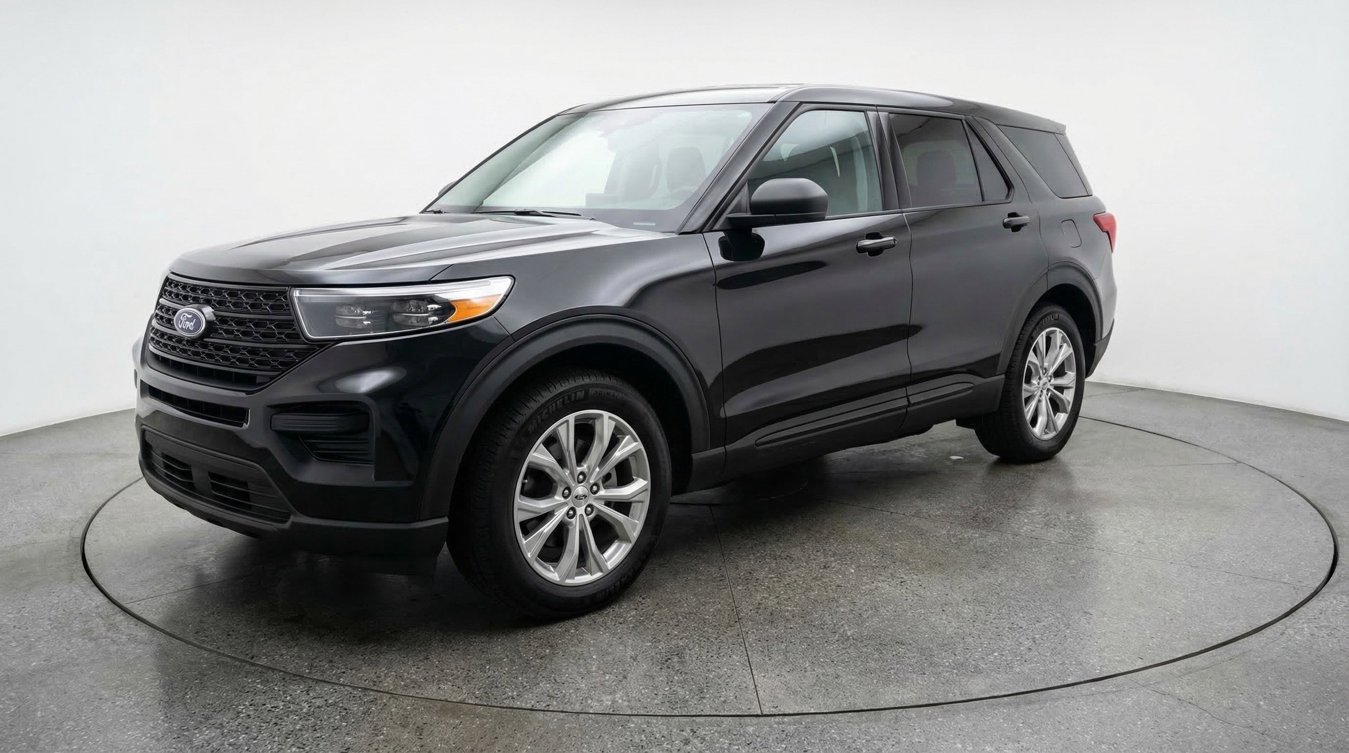 Used 2024 Ford Explorer Limited image 3