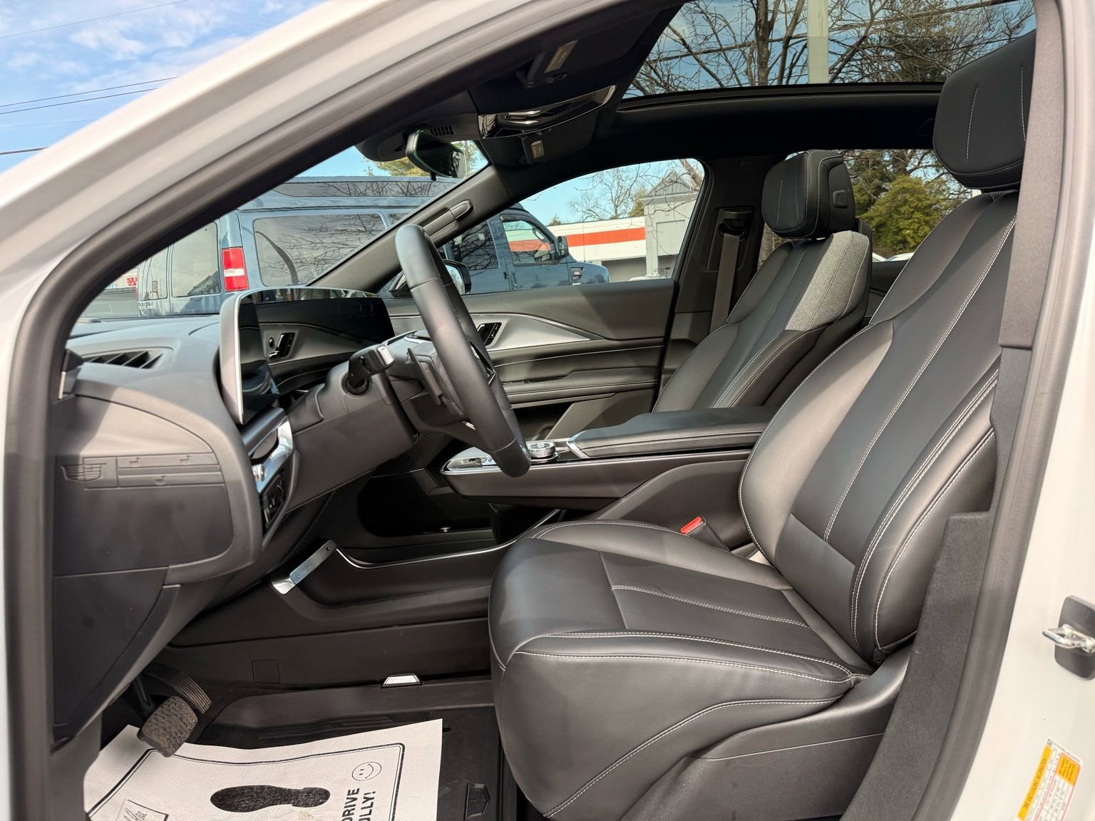 Used 2024 Cadillac Lyriq Tech image 47