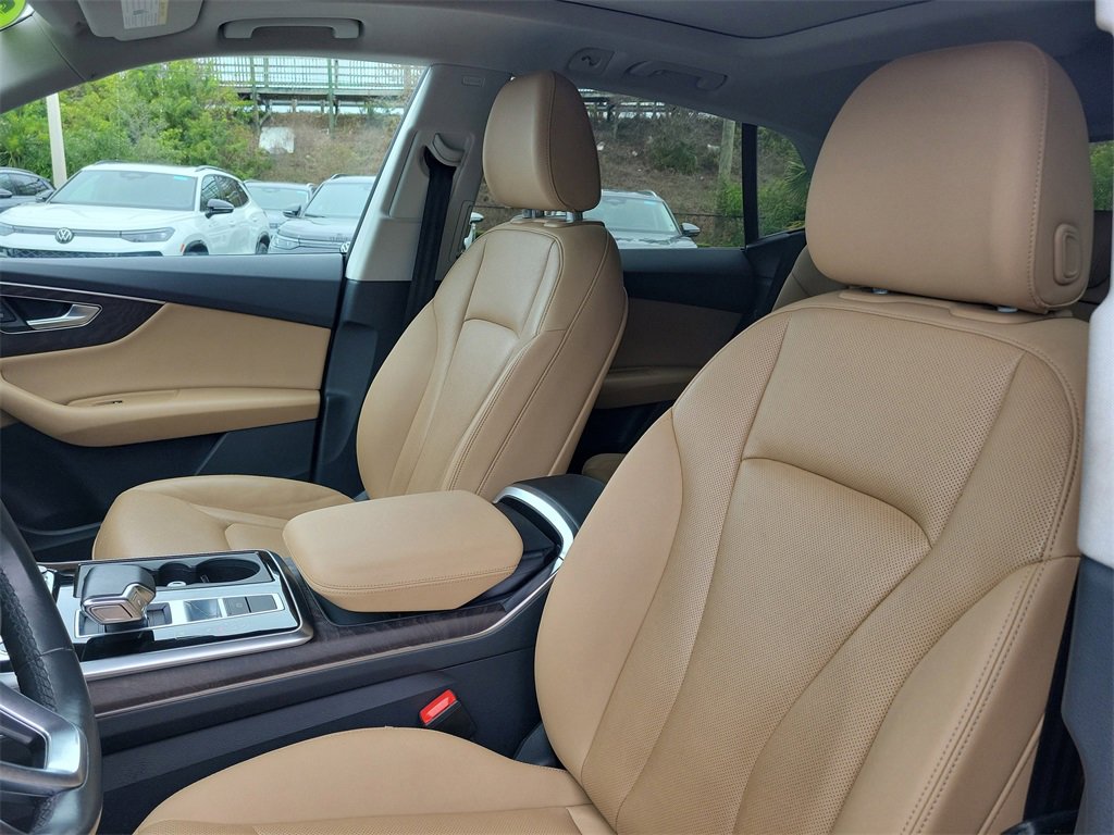 Used 2021 Audi Q8 Premium Plus w/ Premium Plus Package image 23