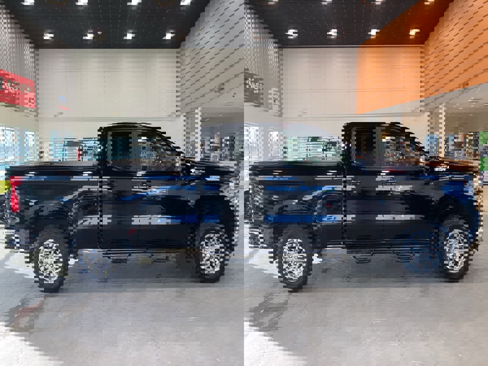 Used 2019 Chevrolet Silverado 1500 LT w/ All-Star Edition image 4