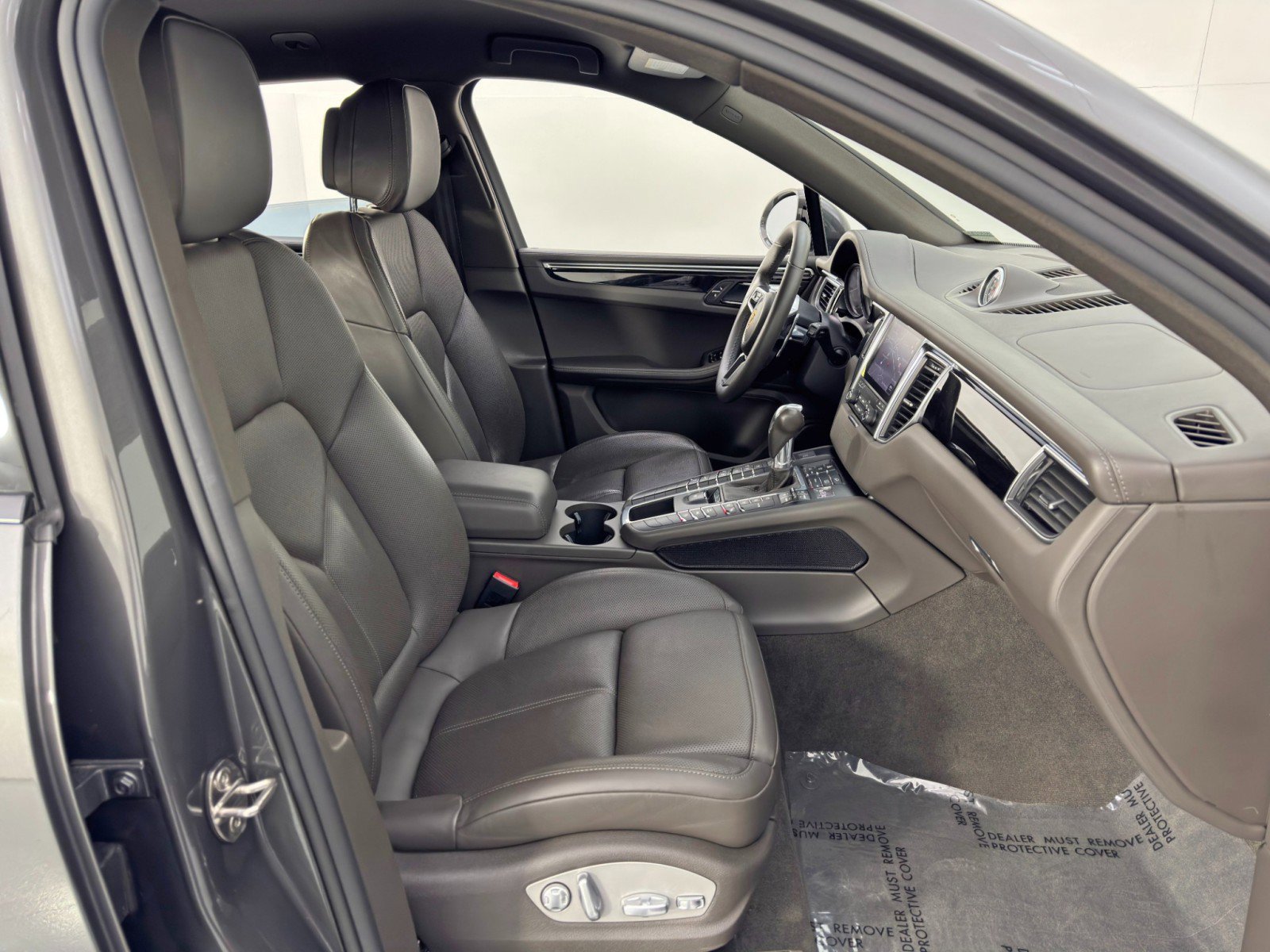 Used 2018 Porsche Macan S image 14