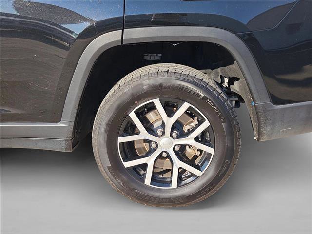 Used 2024 Jeep Grand Cherokee L Limited w/ Luxury Tech Group II image 9