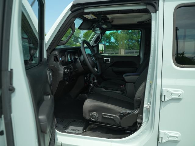 Used 2024 Jeep Wrangler Unlimited Rubicon 4xe w/ Convenience Group AWD/4WD image 12