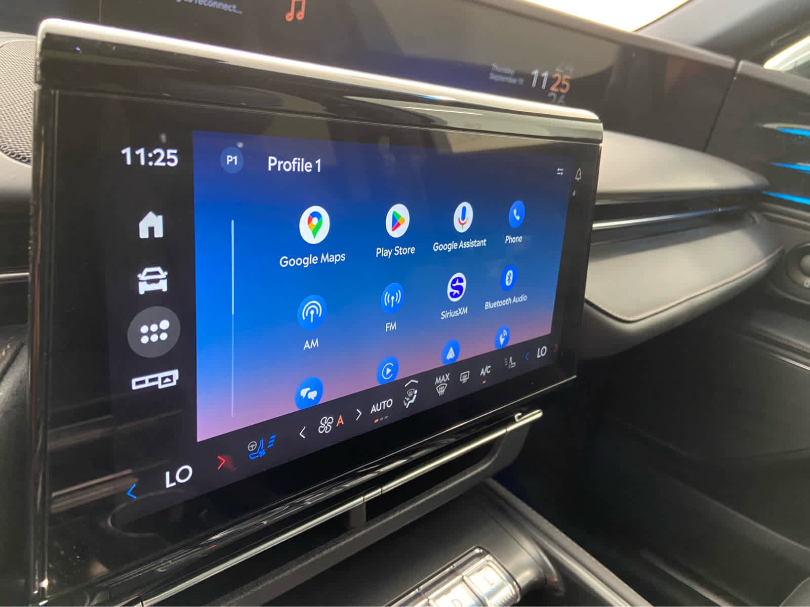 Used 2024 Lincoln Nautilus Premier w/ Equipment Group 102A image 28