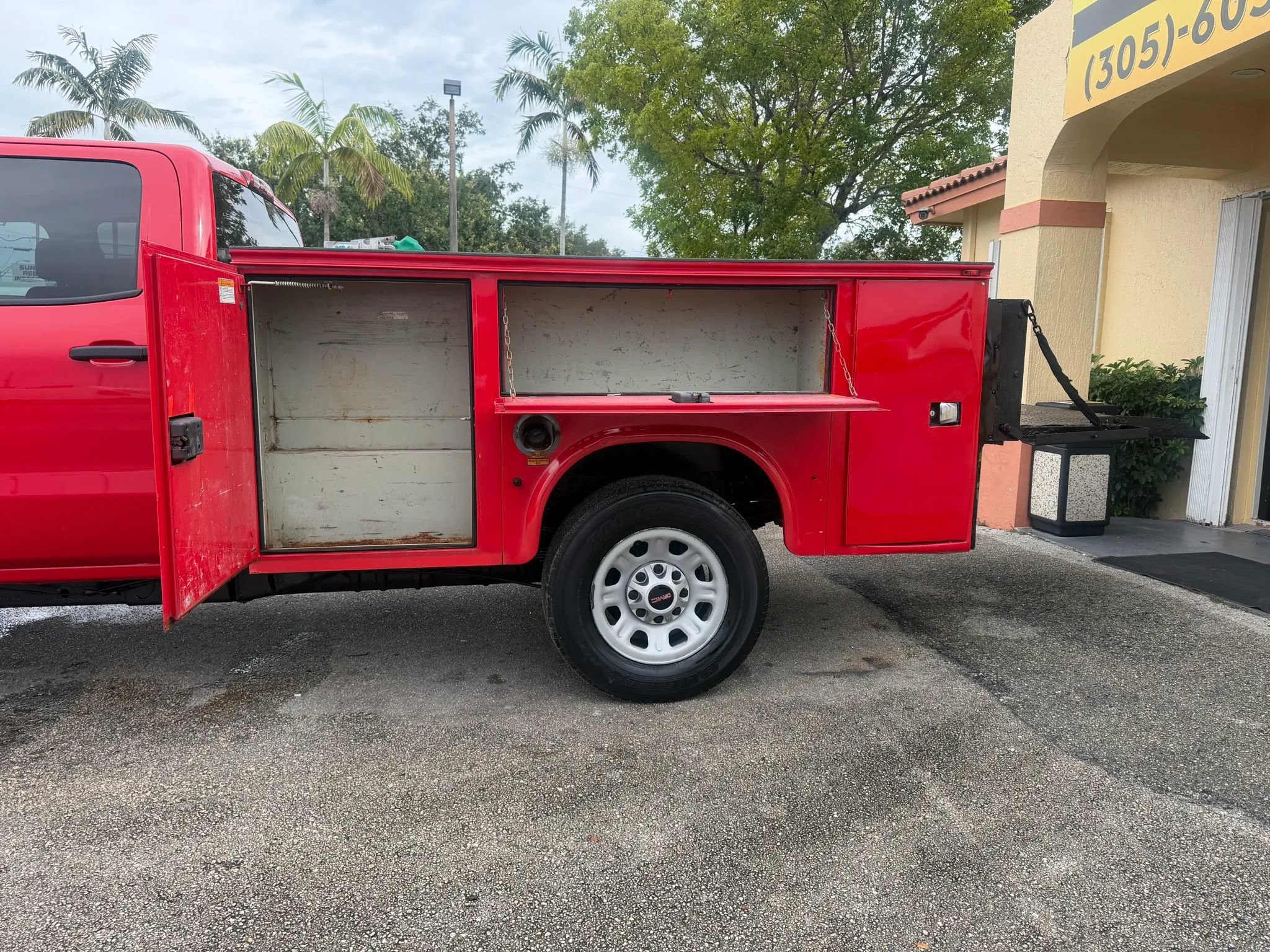 Used 2017 GMC Sierra 3500 4x4 Crew Cab w/ Snow Plow Prep Package image 8
