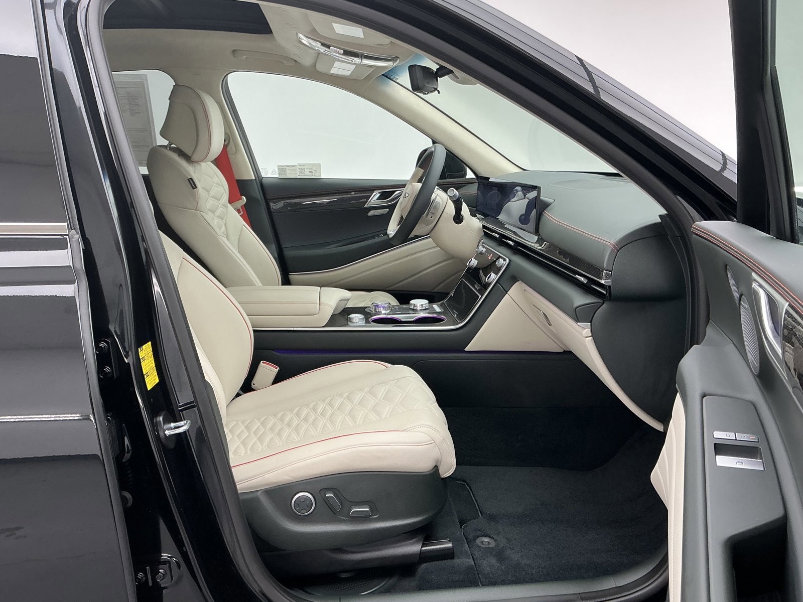 Used 2025 Genesis GV80 3.5T e-SC image 25