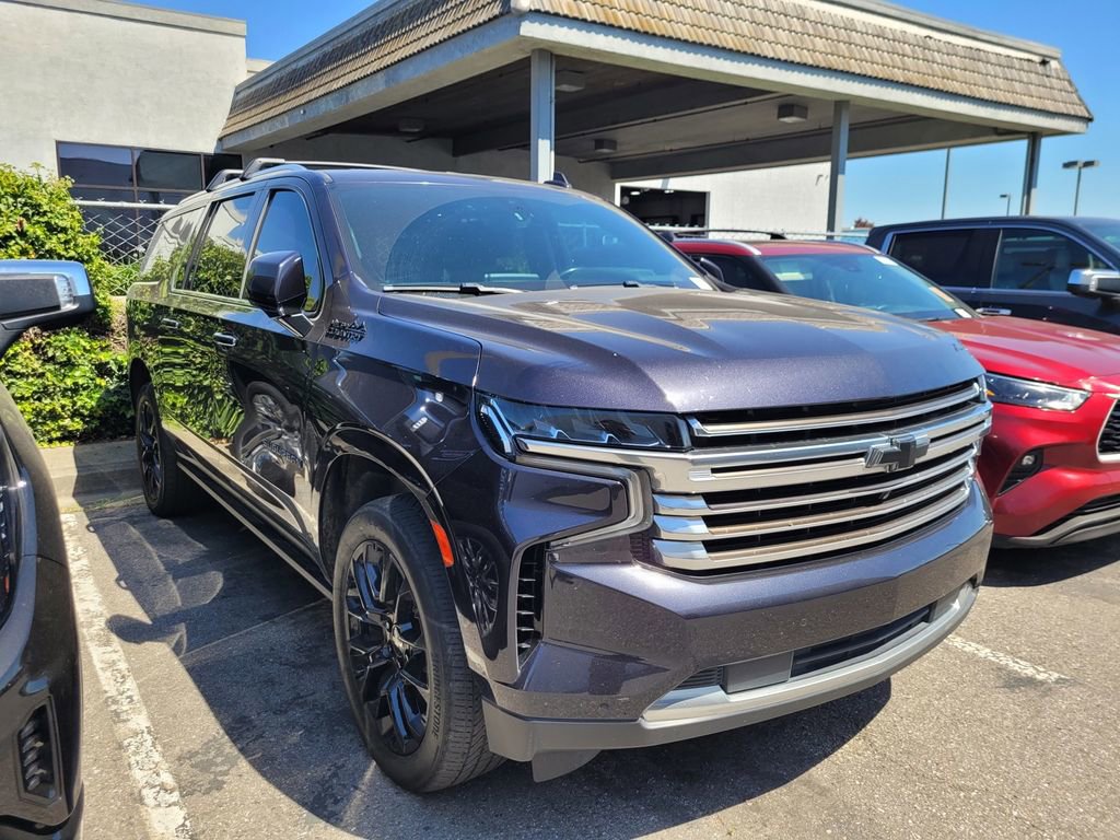 Used 2022 Chevrolet Suburban High Country w/ Premium Package 2 AWD/4WD image 3