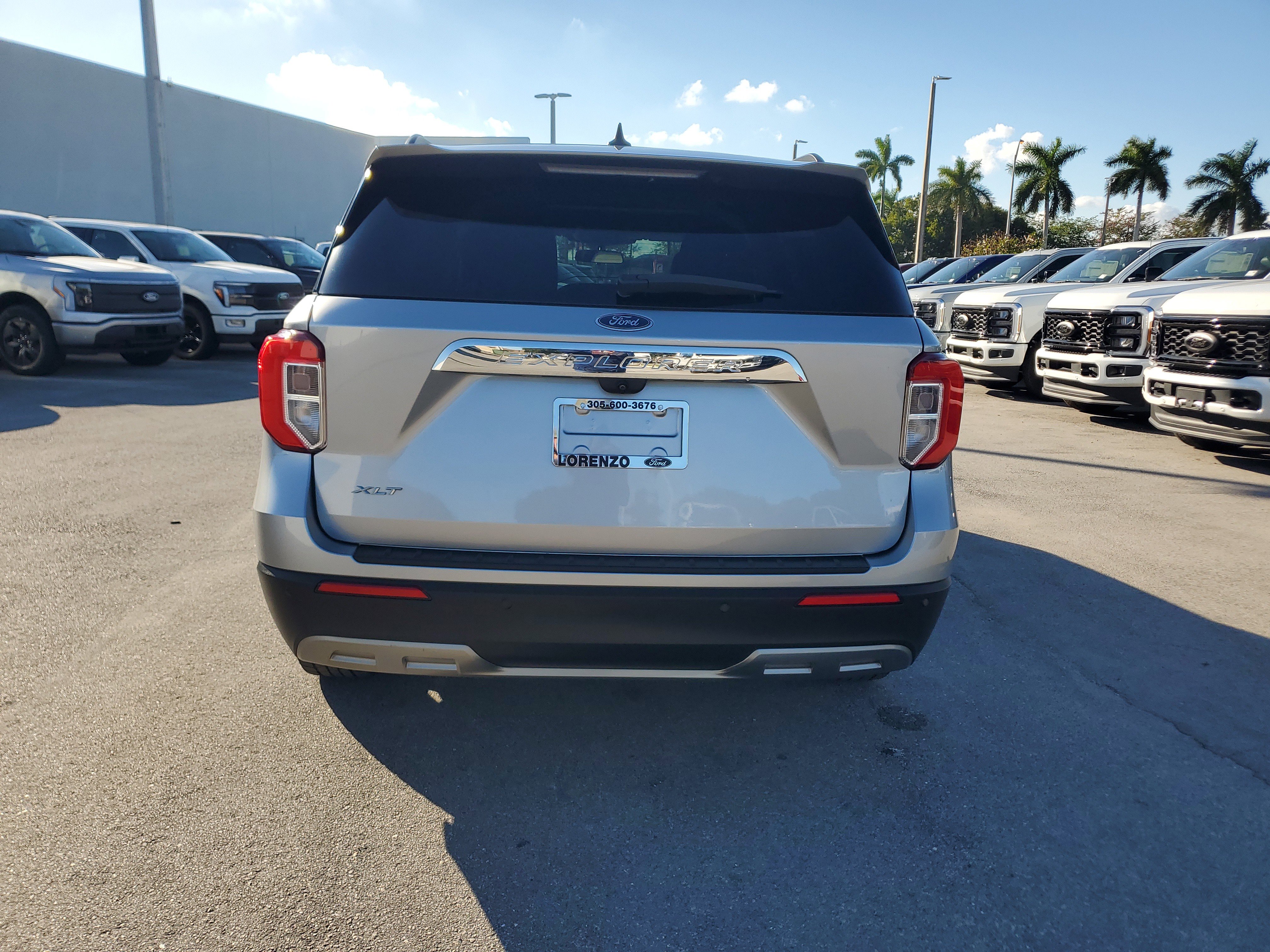 Used 2021 Ford Explorer XLT w/ Equipment Group 202A image 6