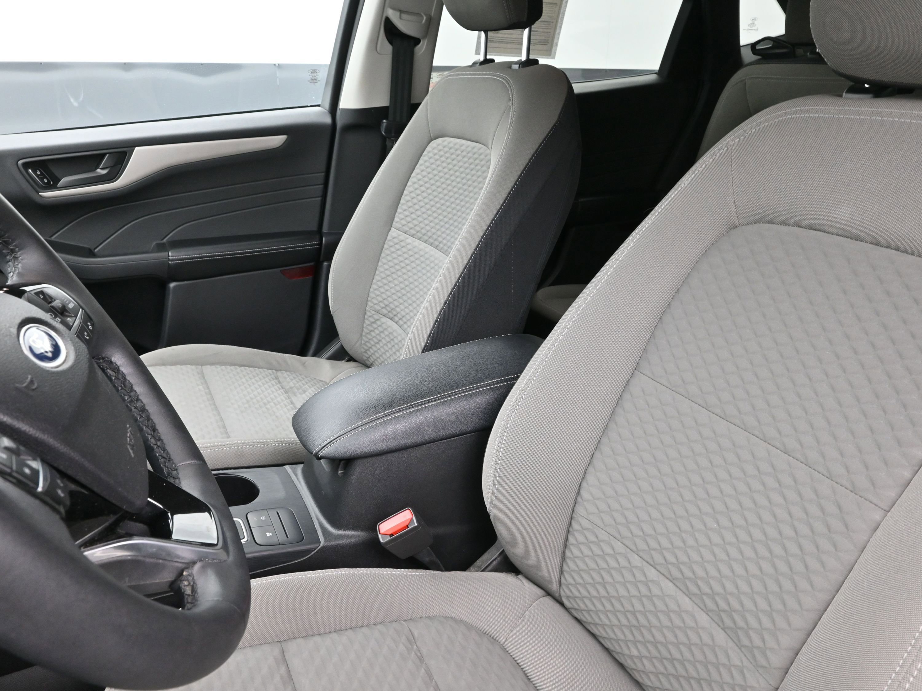 Used 2022 Ford Escape SE w/ SE Sport Appearance Package image 10