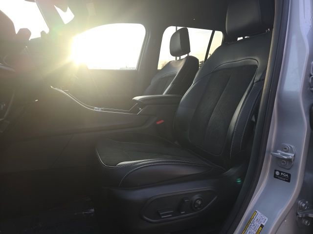 New 2025 Jeep Grand Cherokee Altitude w/ Trailer Tow Package image 9