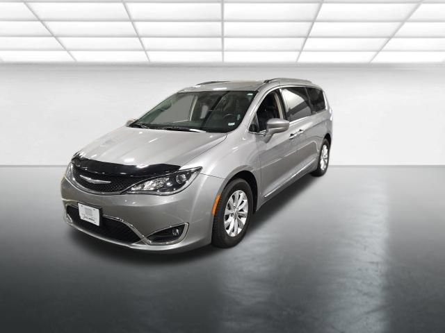 Used 2017 Chrysler Pacifica Touring-L FWD image 8