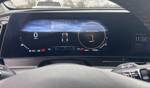 Certified 2024 Kia Carnival LX image 8