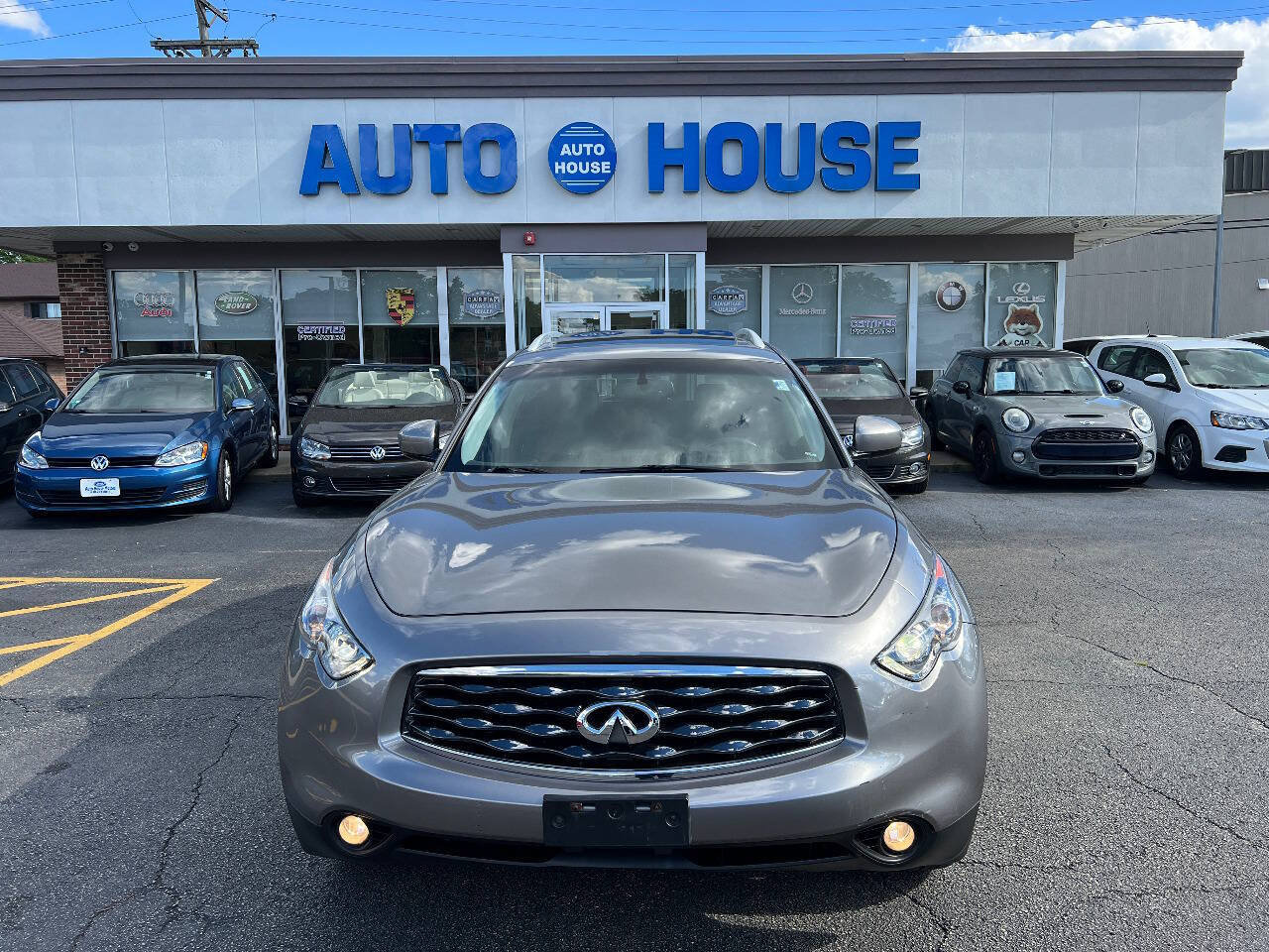 Used 2010 INFINITI FX35 AWD w/ Premium Pkg image 2