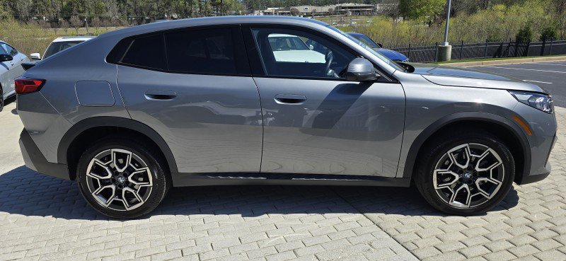 Certified 2025 BMW X2 xDrive28i w/ Premium Package image 4