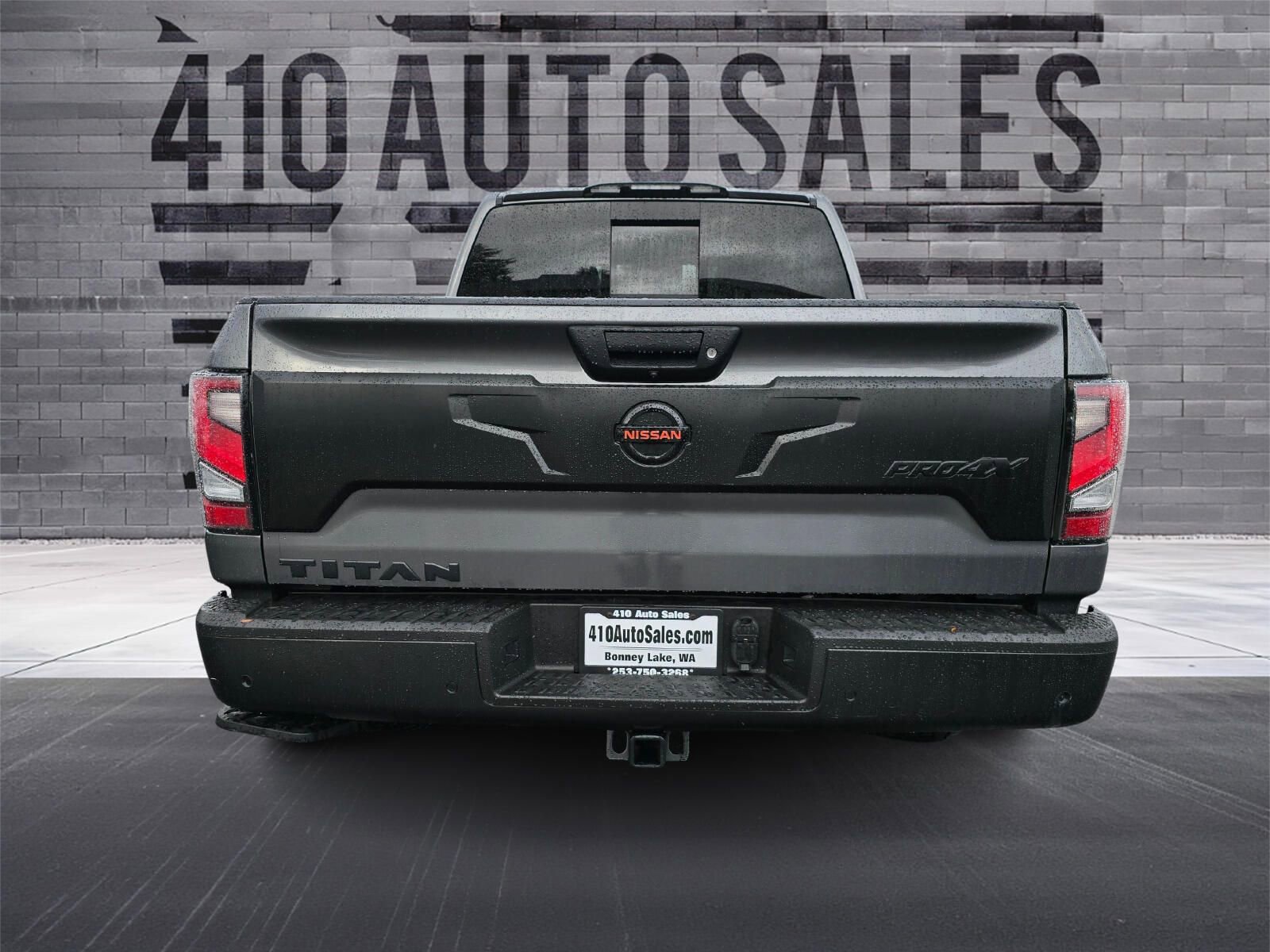 Used 2021 Nissan Titan PRO-4X w/ Pro-4x Convenience Package image 4