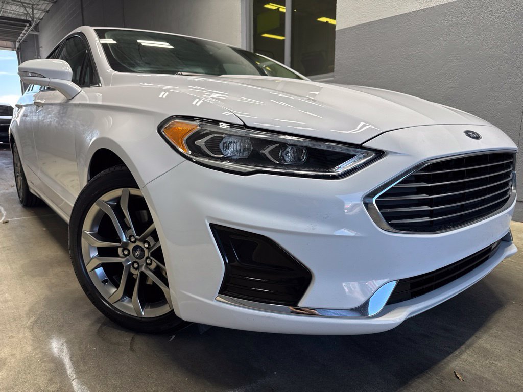 Used 2020 Ford Fusion SEL FWD image 2