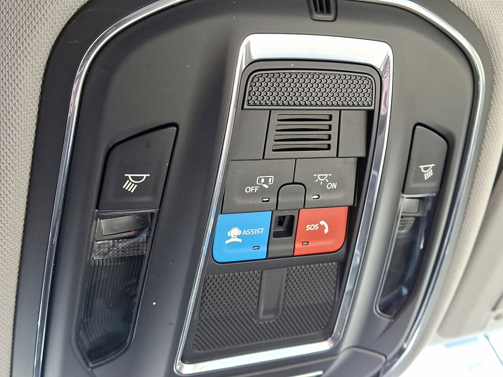 Certified 2023 Jeep Grand Cherokee Laredo image 31