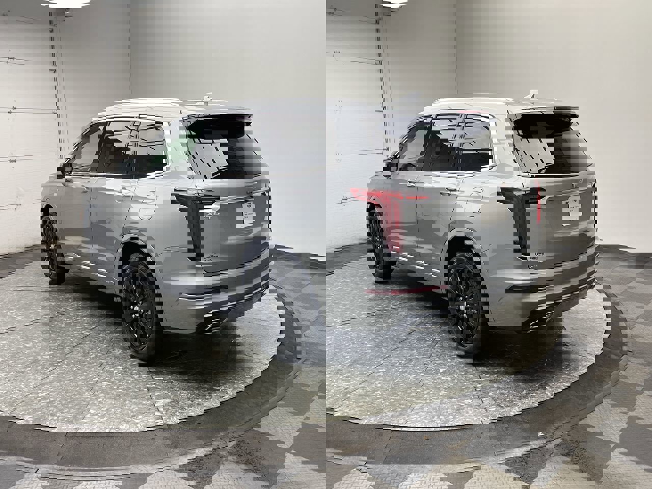 Certified 2025 Cadillac XT6 Premium Luxury AWD/4WD image 2