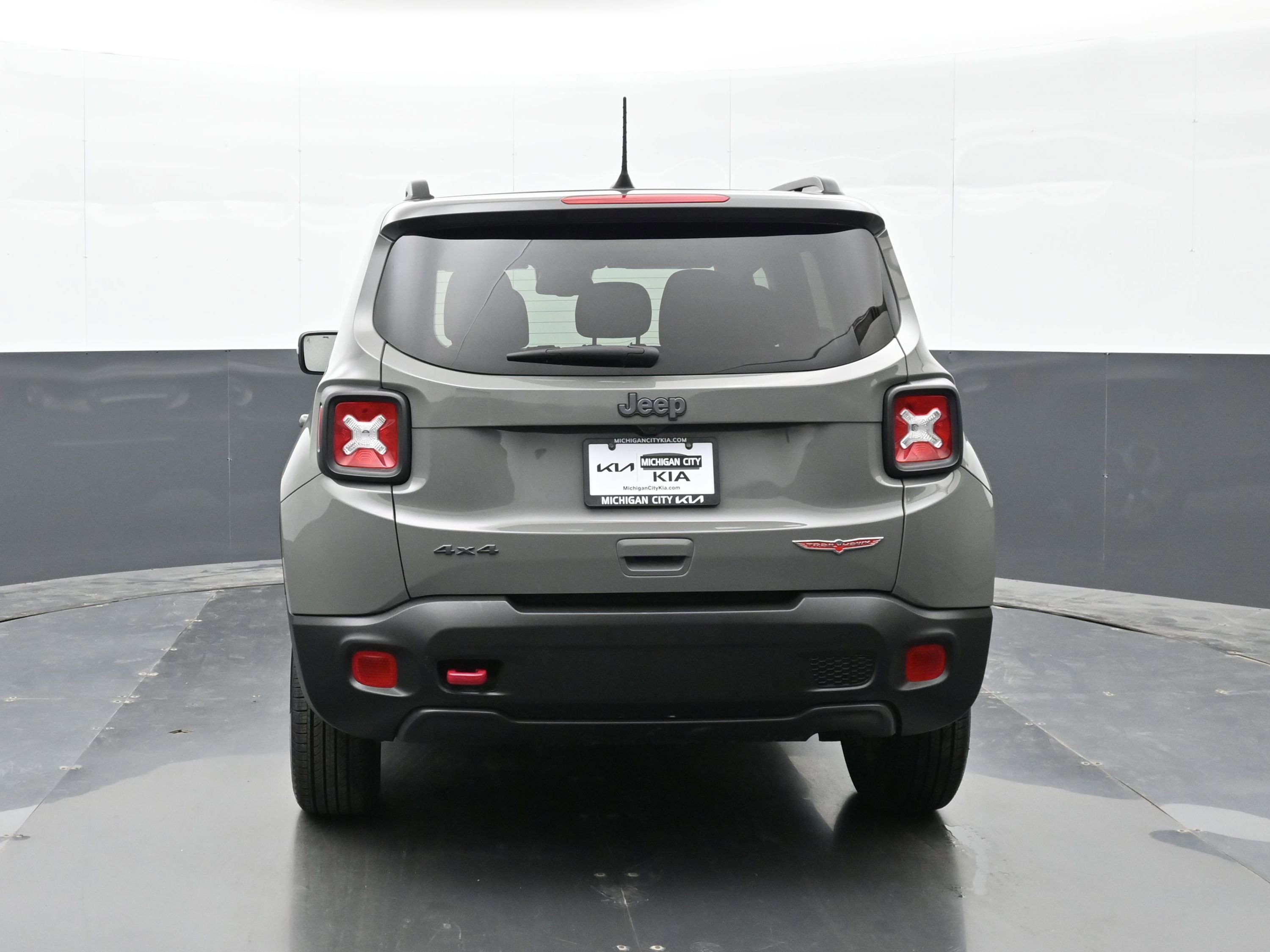Used 2022 Jeep Renegade Trailhawk w/ Sun/Sound Group AWD/4WD image 7