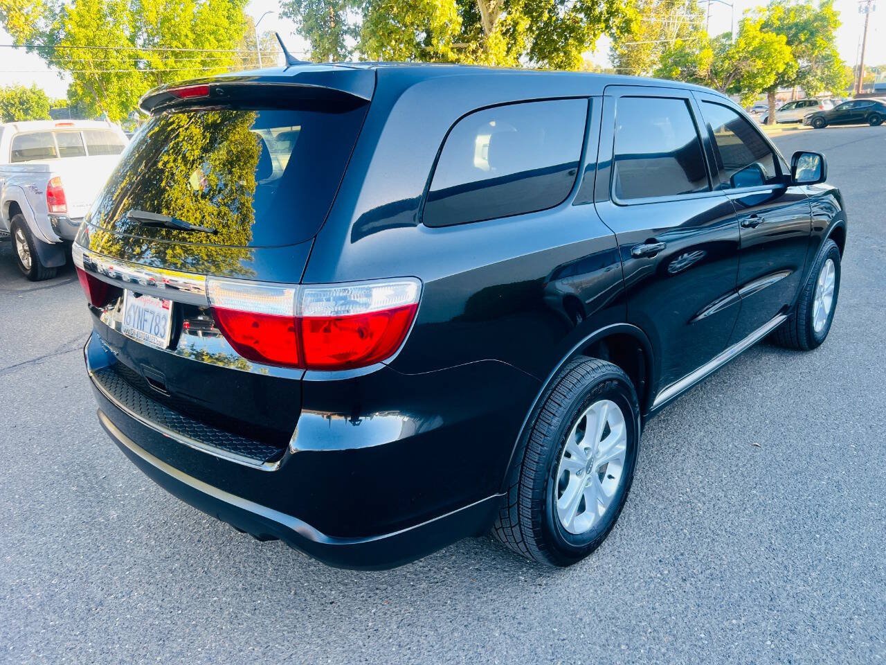 Used 2012 Dodge Durango SXT AWD/4WD image 3