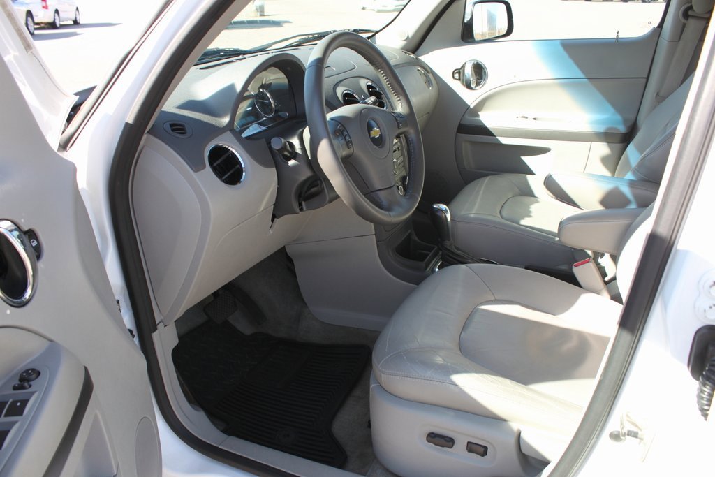 Used 2011 Chevrolet HHR LT w/ LT Preferred Equipment Group image 11
