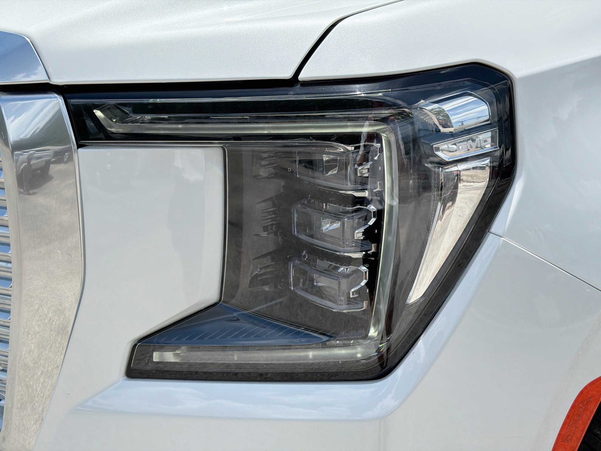 Used 2023 GMC Yukon Denali AWD/4WD image 9