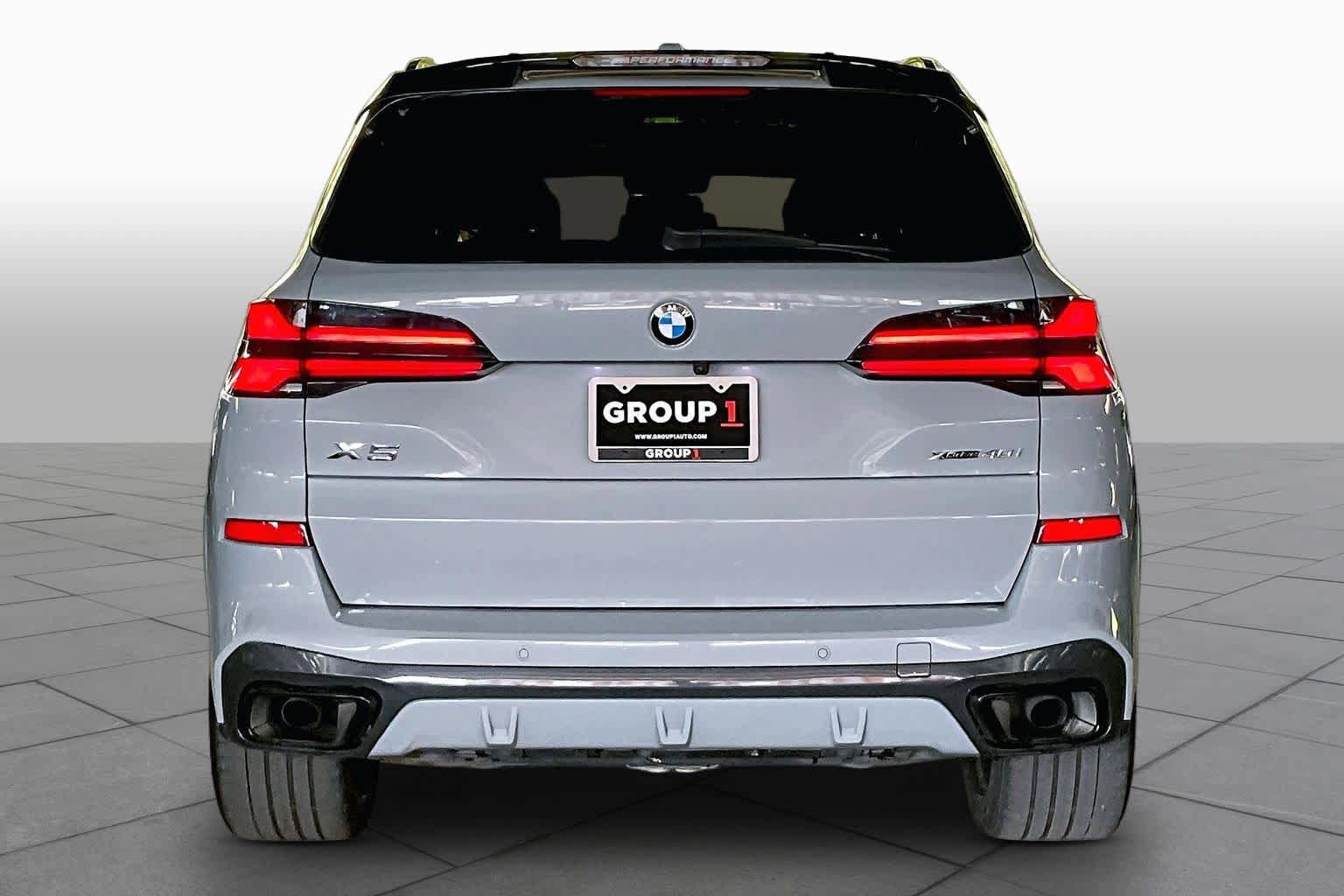 Used 2024 BMW X5 xDrive40i w/ M Sport Package AWD/4WD image 4