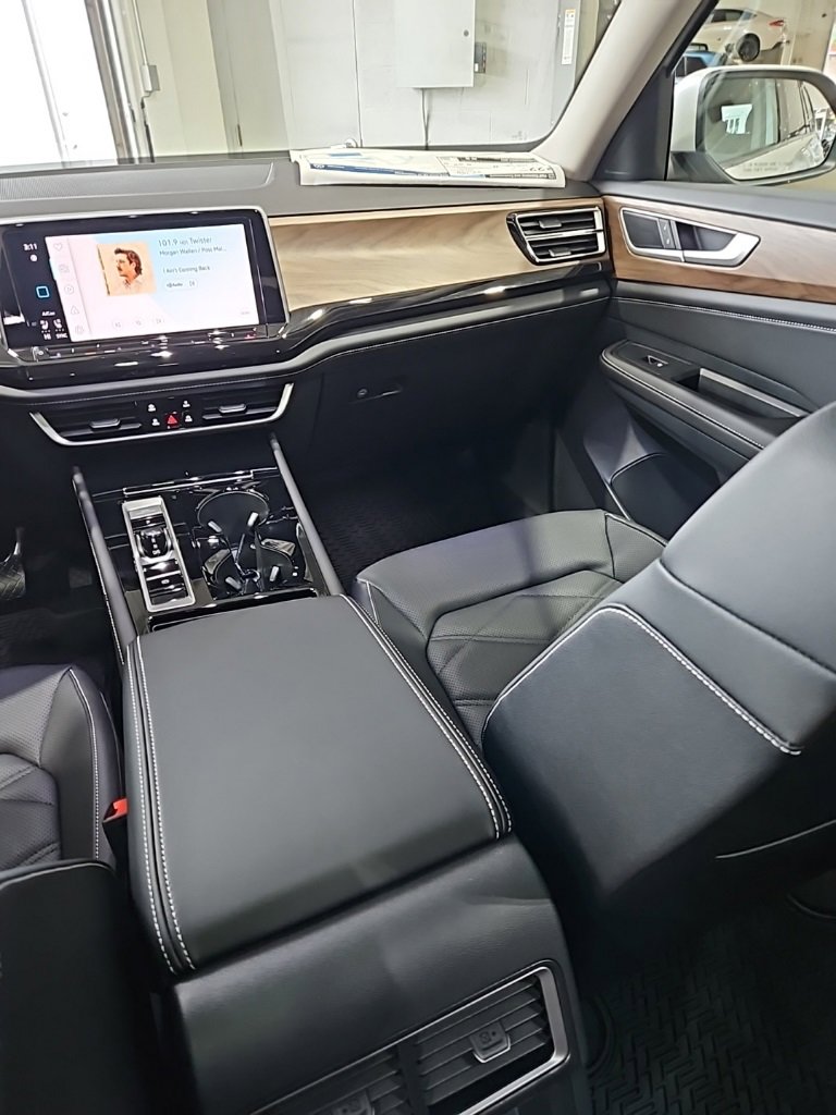 New 2026 Volkswagen Atlas SE image 25