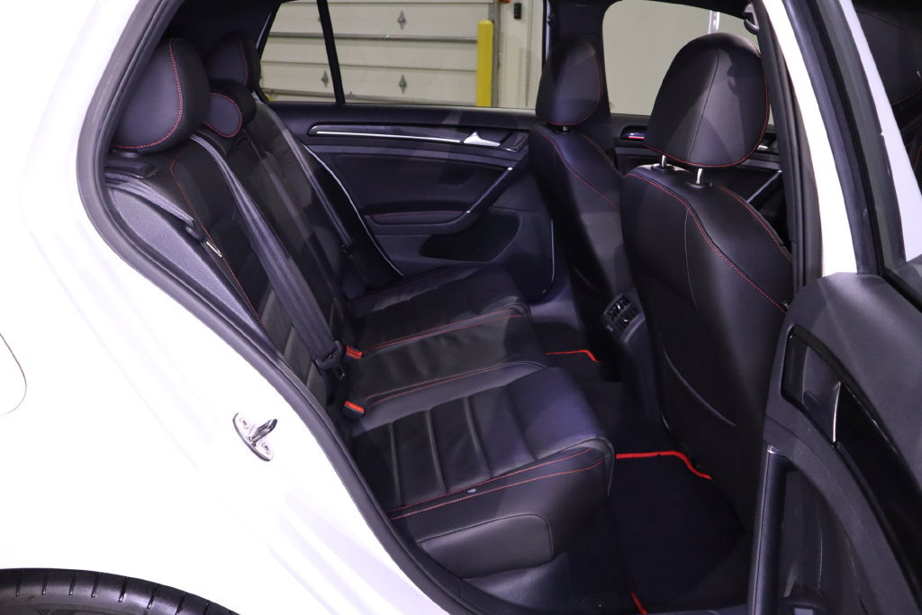 Used 2017 Volkswagen GTI SE FWD image 33