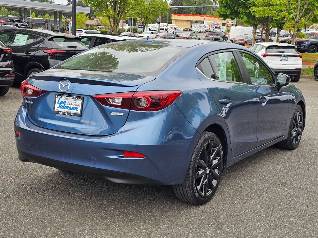 Used 2018 MAZDA MAZDA3 Grand Touring w/ Premium Equipment Package FWD image 5