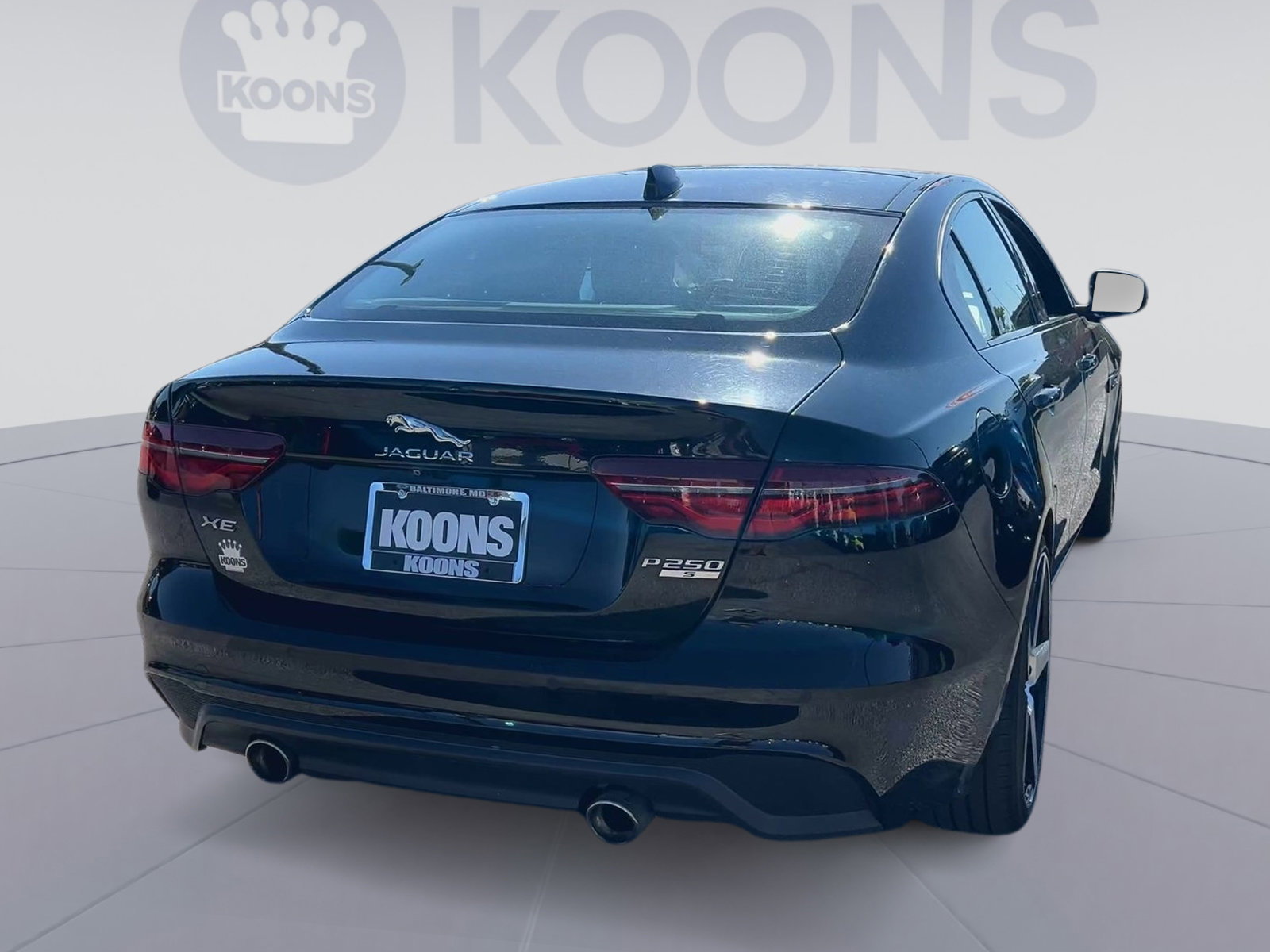 Used 2020 Jaguar XE S RWD image 11
