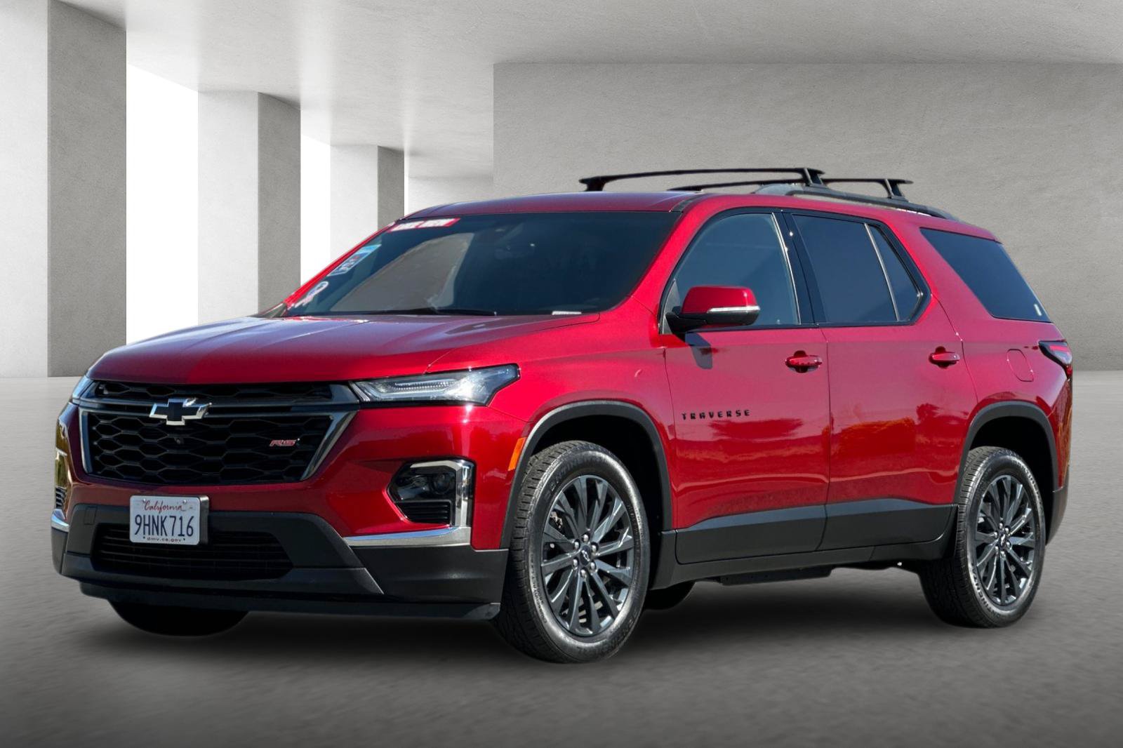 Used 2023 Chevrolet Traverse RS w/ LPO, Cargo Package AWD/4WD image 8